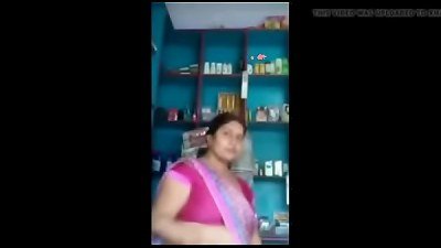 Desi aunty doing lovemaking