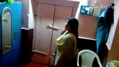 Indian desi bhabhi change dress in home