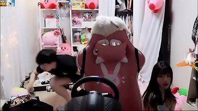 japanese streamer addielyn9 naked accidental twitch