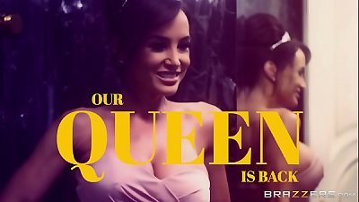 Our queen Is Back - (Lisa Ann) in her first buttfuck episode in trio years - Brazzers