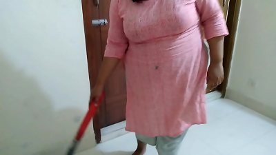 Pakistani 55 yr old busty Ayesha Aunty nailed by neighbor while impetuous room (Hindi & Urdu)