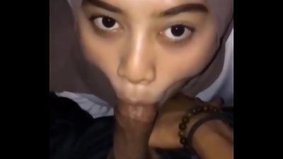 Hijaber cantik hyper suka nya genjot kontol diatas