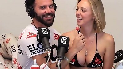 lovely Lo in the preview of the spicy room