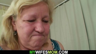 wife caught him drilling her thick older mummy