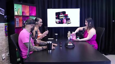 THAIS PLAZA (SEX&Oacute;LOGA) NO SENSUALCAST - PARTE 2 (SHEER/RED)