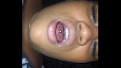 Novinha couldn't resist and finished up unloading and taking jizz in her pussy.