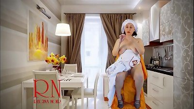 Cinderella sans undies sews dresses for her stepmother and stepsisters. 5 1