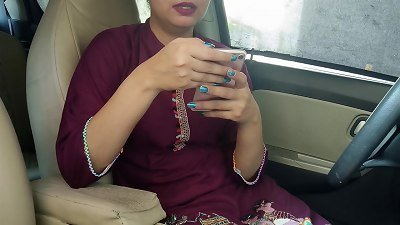 Desi HD lovemaking video of shy girl hard pummeled by beau in vid call in car outdoor Hindi audio