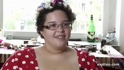 Ersties: amateur babe With ample mounds jerks With a massager