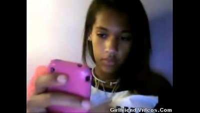 splendid teenager screws her vag with a hairbrush